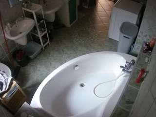 voyeurcam-julmodels-bath-1st-1 camsoda stream image