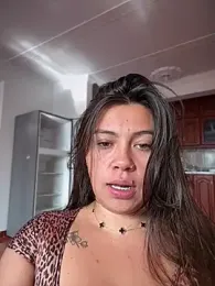 LIZ-06_ stripchat stream image