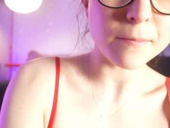 littlee33 chaturbate stream image