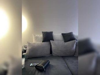 whiteTEA bongacams stream image