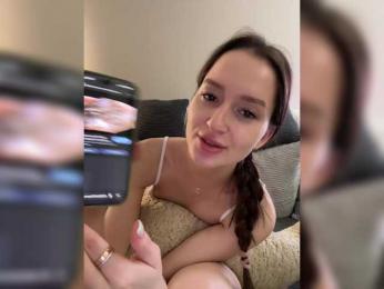 whiteTEA bongacams stream image