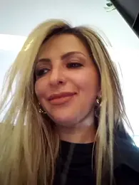 _Abril-Office1 stripchat stream image