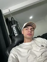Stiven_CL stripchat stream image, 11.02.2026 10:50