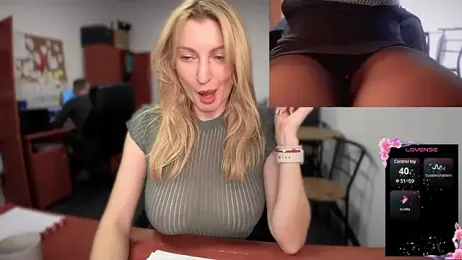 legsLONG stripchat stream image