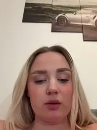 CherryEmmy stripchat stream image