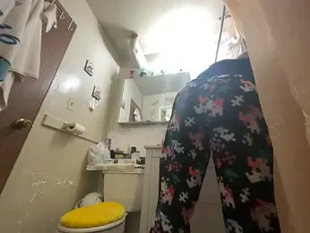 Snowbunnycake_131 stripchat stream image