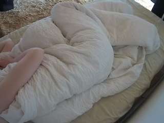 voyeurcam-julmodels-whitebed-4 camsoda stream image, 22.02.2026 00:00