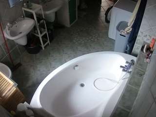 voyeurcam-julmodels-bath-1st-1 camsoda stream image