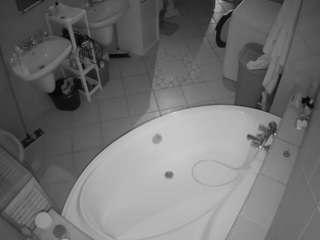 voyeurcam-julmodels-bath-1st-1 camsoda stream image