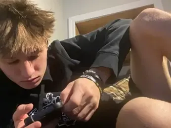 yourwhiteboy1 stripchat stream image