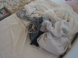 voyeurcam-julmodels-whitebed-4 camsoda stream image, 26.02.2026 18:50