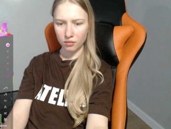 crystalyss bongacams stream image