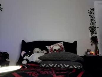 ivey_strigoi chaturbate stream image