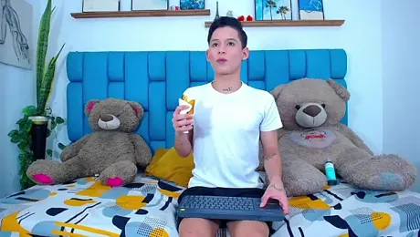 Hot_Boys_Latinos_X stripchat stream image, 19.03.2026 14:00