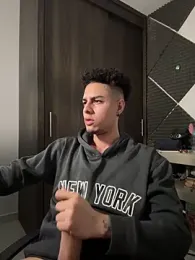 bigryann23 stripchat stream image