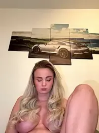 CherryEmmy stripchat stream image