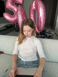 Nura_n_Sarah stripchat stream image