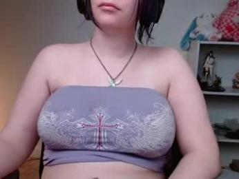 krystalsyxx chaturbate stream image, 12.04.2026 16:20