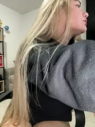 Celestedubois stripchat stream image, 13.04.2026 00:00