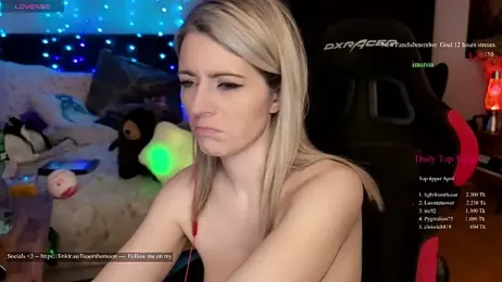 Lisaonthemoon stripchat stream image, 22.04.2026 17:10