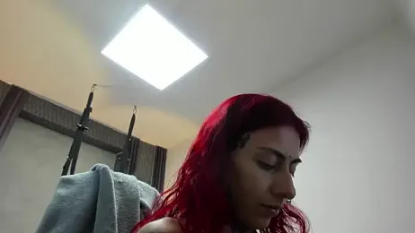 selene_red_ stripchat stream image, 26.04.2026 01:40