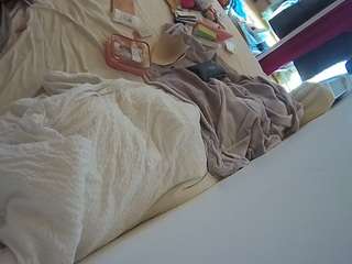 voyeurcam-julmodels-whitebed-4 camsoda stream image, 05.05.2026 14:10
