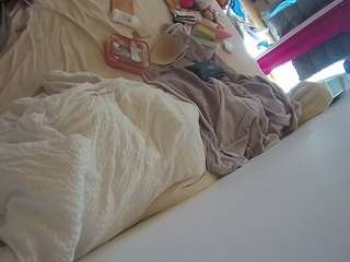 voyeurcam-julmodels-whitebed-4 camsoda stream image, 05.05.2026 14:10