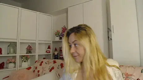 _karolynesyera_ stripchat stream image, 08.05.2026 18:50