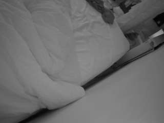 voyeurcam-julmodels-whitebed-4 camsoda stream image, 16.05.2026 16:10