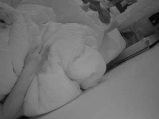 voyeurcam-julmodels-whitebed-4 camsoda stream image, 16.05.2026 16:10