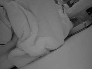 voyeurcam-julmodels-whitebed-4 camsoda stream image, 16.05.2026 16:10