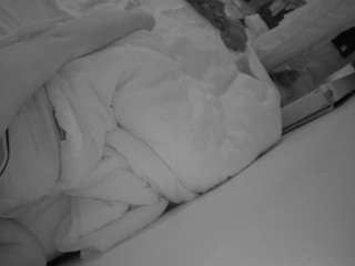 voyeurcam-julmodels-whitebed-4 camsoda stream image, 16.05.2026 16:10