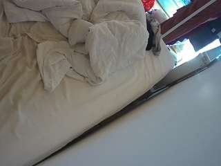 voyeurcam-julmodels-whitebed-4 camsoda stream image, 16.05.2026 16:10