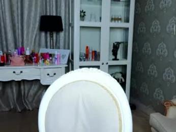 bluuemarine chaturbate stream image, 19.05.2026 18:50