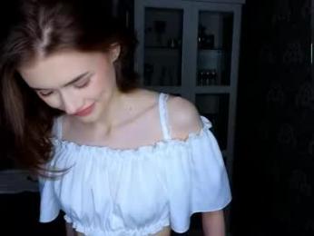 bluuemarine chaturbate stream image, 19.05.2026 18:50