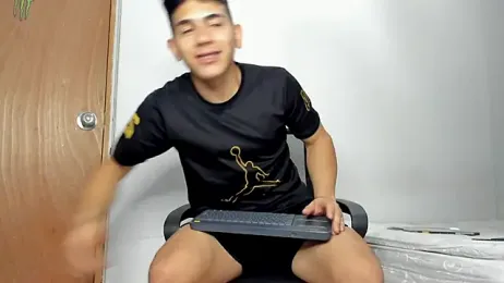 andrew_rose_ stripchat stream image, 01.06.2026 18:50