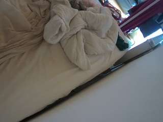 voyeurcam-julmodels-whitebed-4 camsoda stream image, 16.06.2026 12:00