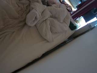 voyeurcam-julmodels-whitebed-4 camsoda stream image, 16.06.2026 12:00