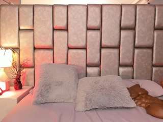 atinxnaugthy camsoda stream image