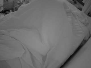 voyeurcam-julmodels-whitebed-4 camsoda stream image, 24.06.2026 06:30