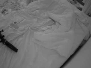 voyeurcam-julmodels-whitebed-4 camsoda stream image, 24.06.2026 06:30