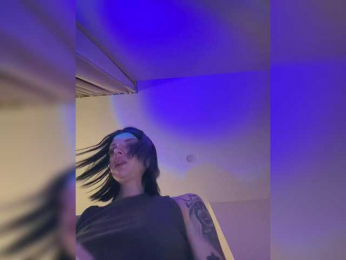 chicanogirl bongacams stream image