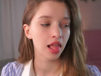 little_poetry chaturbate stream image