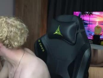 em_chipsi chaturbate stream image, 26.08.2026 19:00