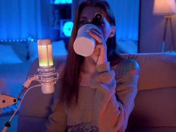 HoneyCherry bongacams stream image, 28.08.2026 21:00