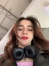 Lily__Belle stripchat stream image