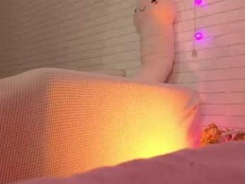 strawberryglow chaturbate stream image, 12.09.2026 19:10