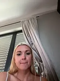Bella-Tight stripchat stream image