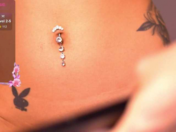 KairaAndrews bongacams stream image