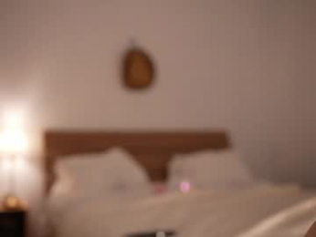 kriss0leoo chaturbate stream image